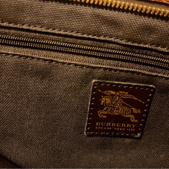 Authentic medium beautiful handbag - Picture 6 of 10